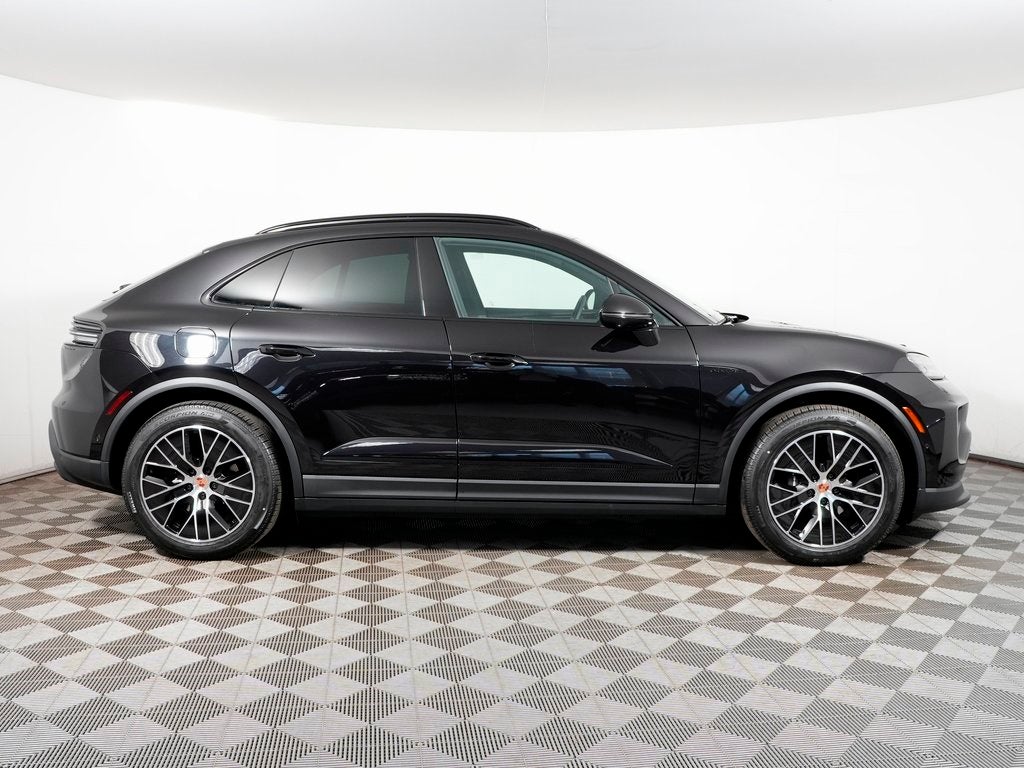 2026 Porsche Macan 4 Electric Base