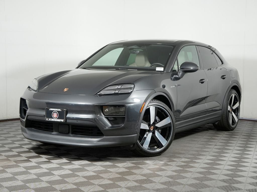 2025 Porsche Macan Macan 4 Electric's photo