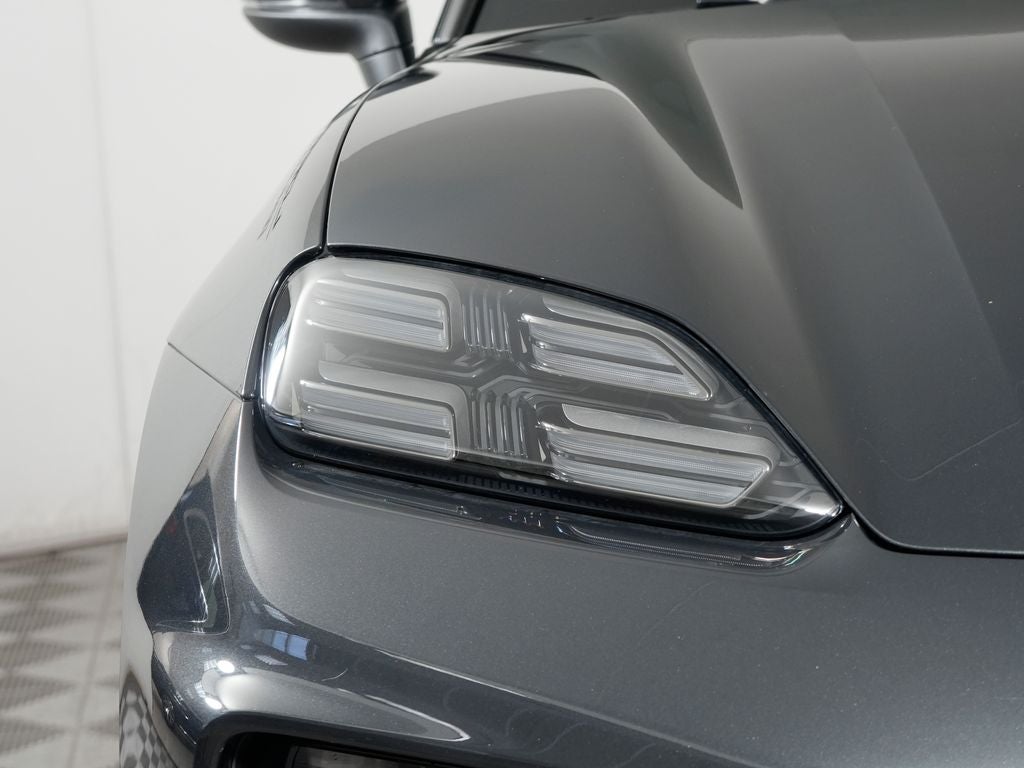 2025 Porsche Macan Electric 4