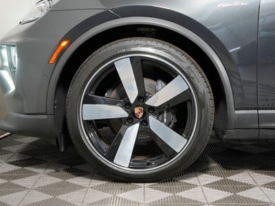 2025 Porsche Macan Electric 4