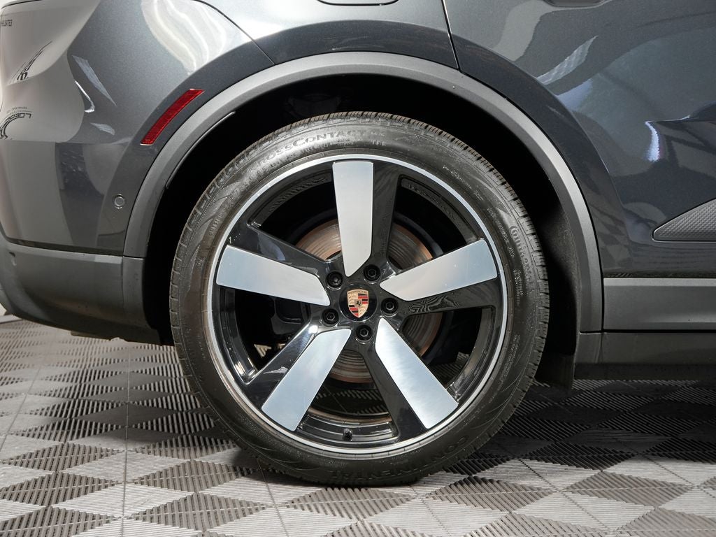 2025 Porsche Macan Electric 4