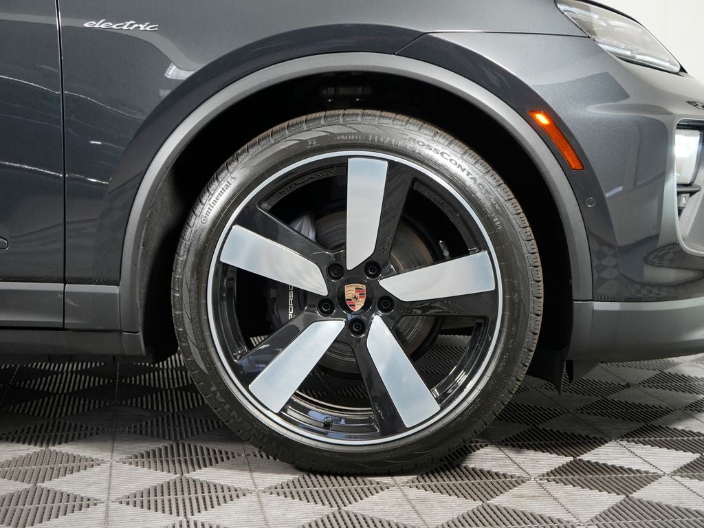 2025 Porsche Macan Electric 4
