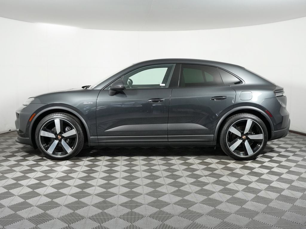 2025 Porsche Macan Electric 4