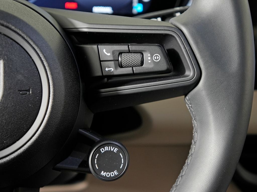2025 Porsche Macan Electric 4