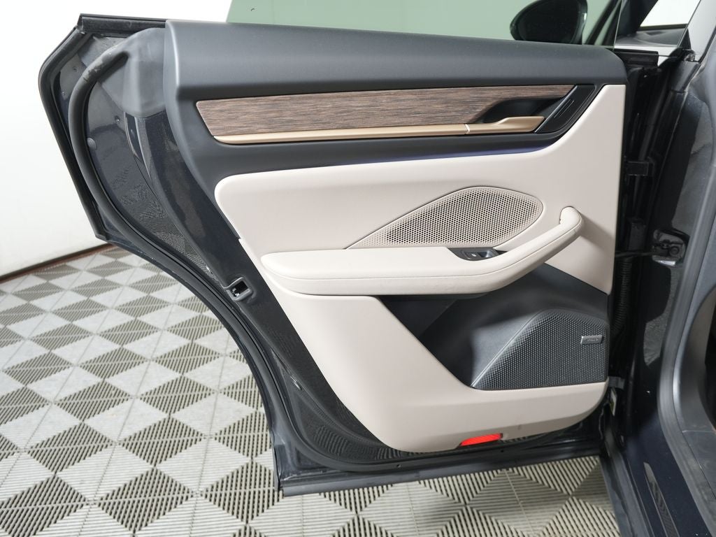 2025 Porsche Macan Electric 4
