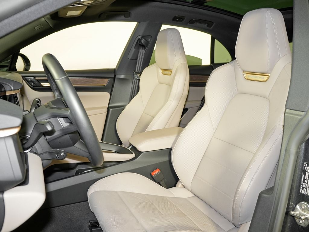2025 Porsche Macan Electric 4