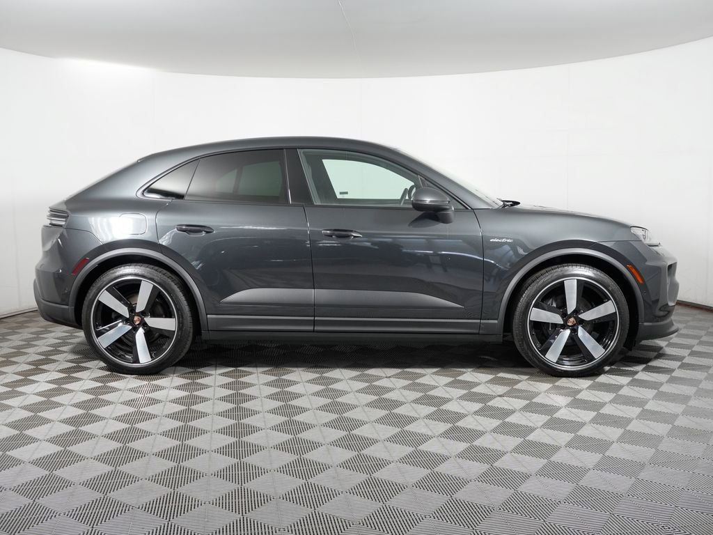 2025 Porsche Macan Electric 4