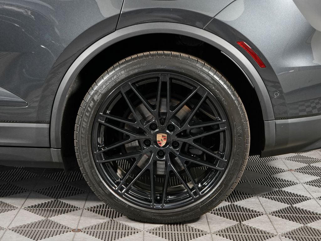 2025 Porsche Macan Electric 4