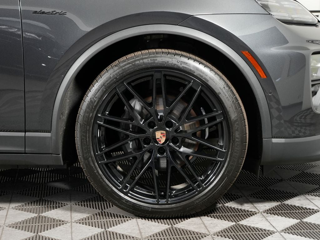 2025 Porsche Macan Electric 4