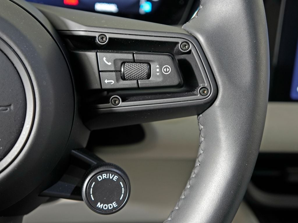 2025 Porsche Macan Electric 4