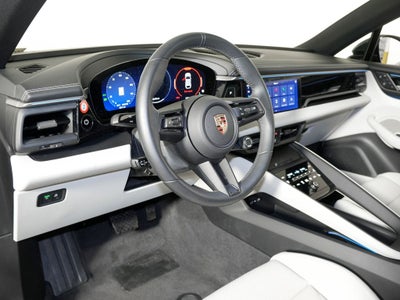 2025 Porsche Macan Electric 4