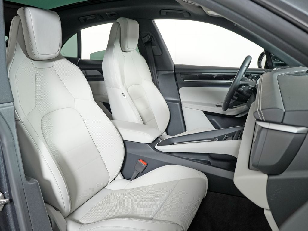 2025 Porsche Macan Electric 4