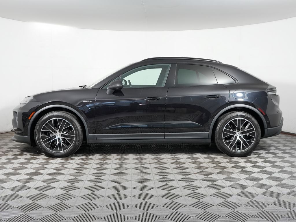 Certified 2025 Porsche Macan Base with VIN WP1AA2XAXSL003092 for sale in Lincolnwood, IL