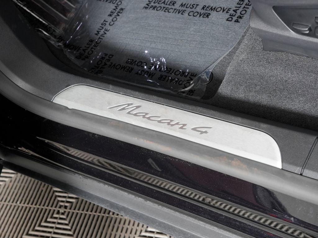 2025 Porsche Macan Electric 4