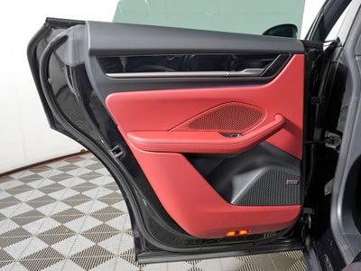 2025 Porsche Macan Electric 4