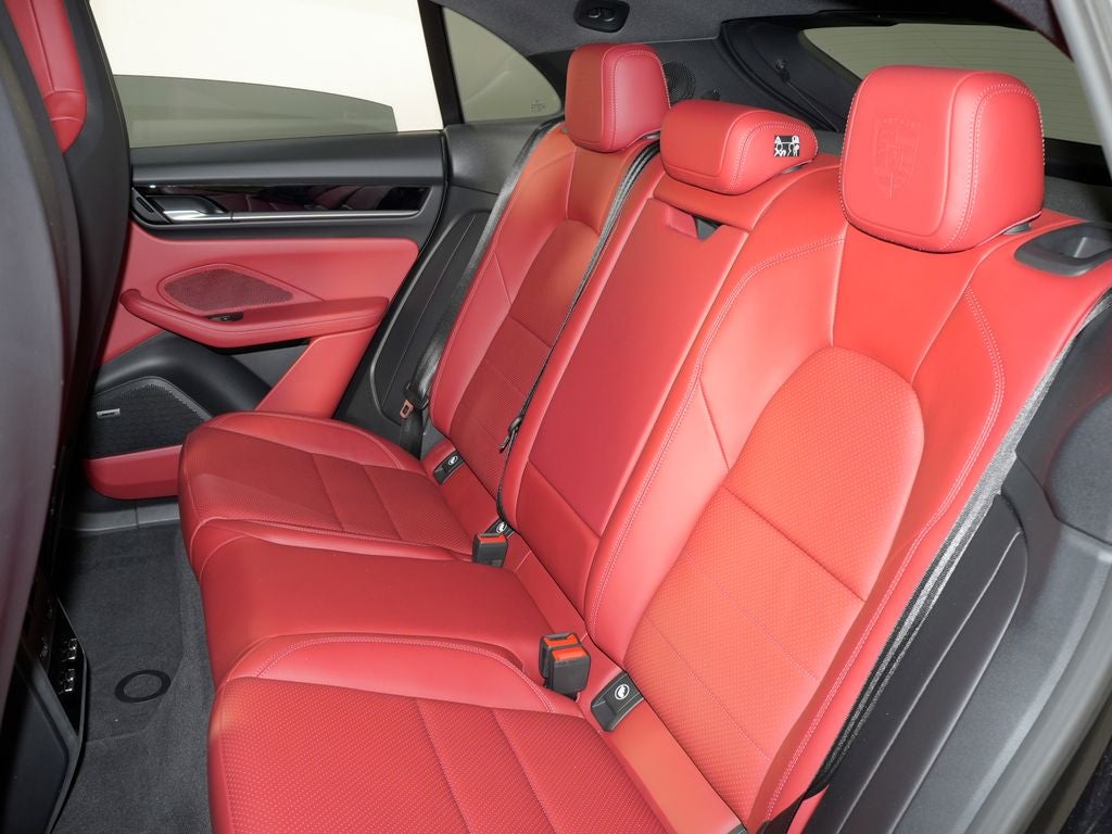 2025 Porsche Macan Electric 4