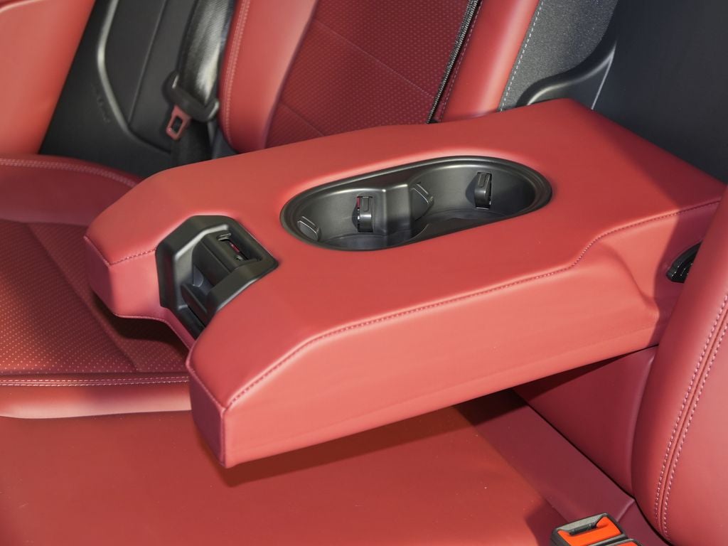2025 Porsche Macan Electric 4