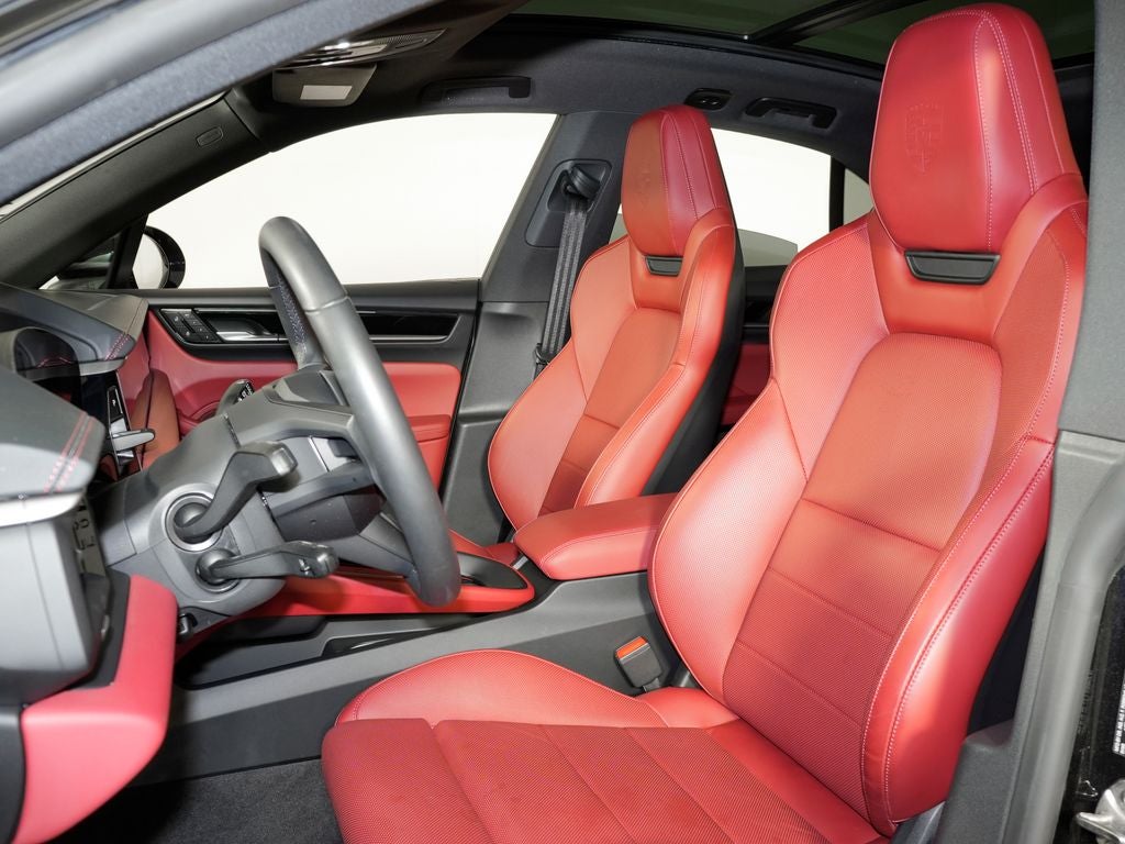 2025 Porsche Macan Electric 4