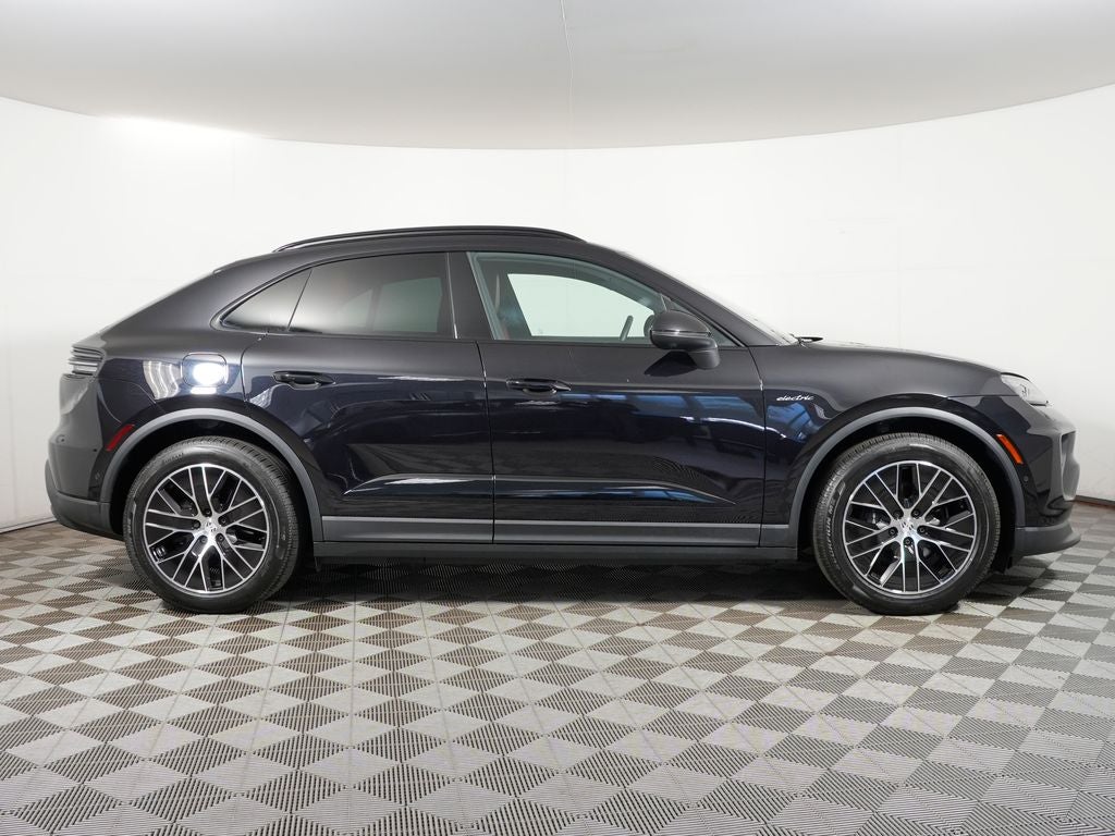 2025 Porsche Macan Electric 4