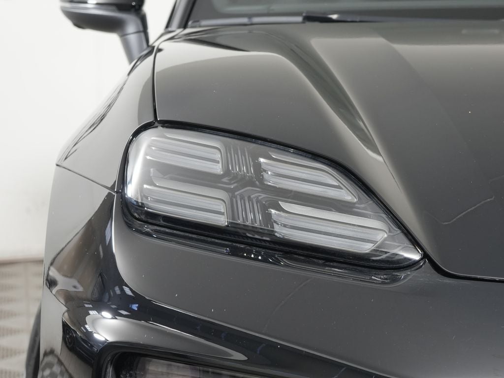 2025 Porsche Macan Electric 4S
