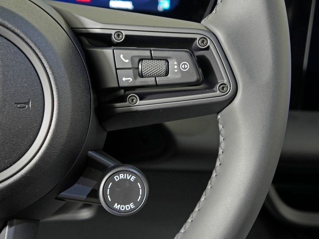 2025 Porsche Macan Electric 4S