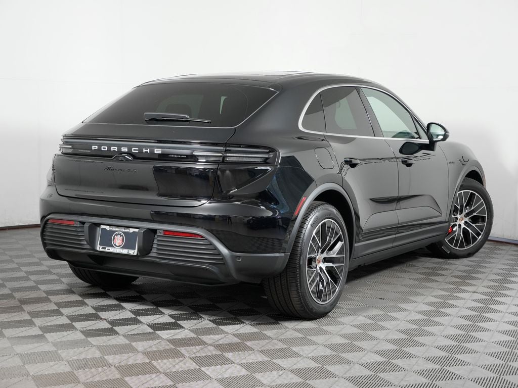 2025 Porsche Macan Electric 4S