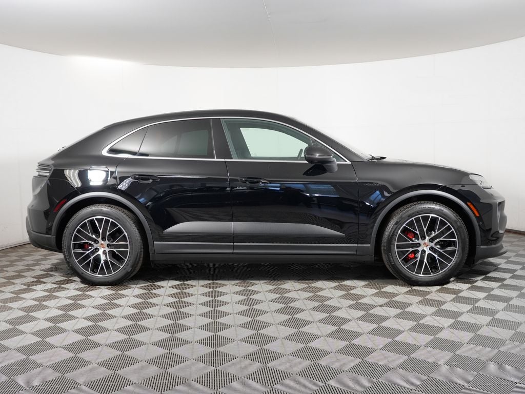 2025 Porsche Macan Electric 4S