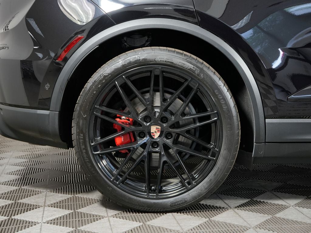 2025 Porsche Macan Electric 4S