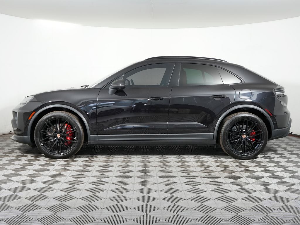 2025 Porsche Macan Electric 4S