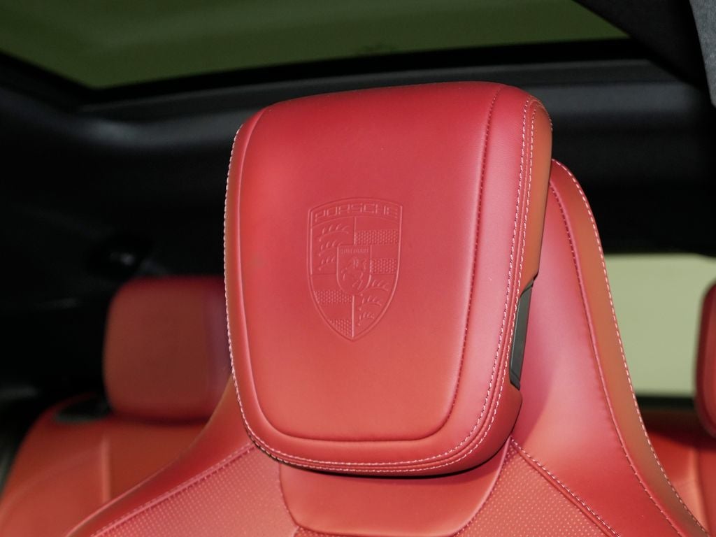 2025 Porsche Macan Electric 4S