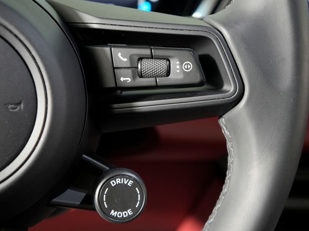 2025 Porsche Macan Electric 4S