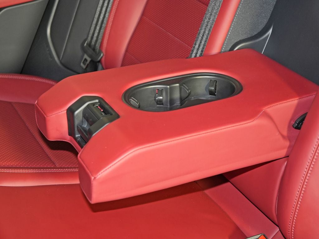 2025 Porsche Macan Electric 4S