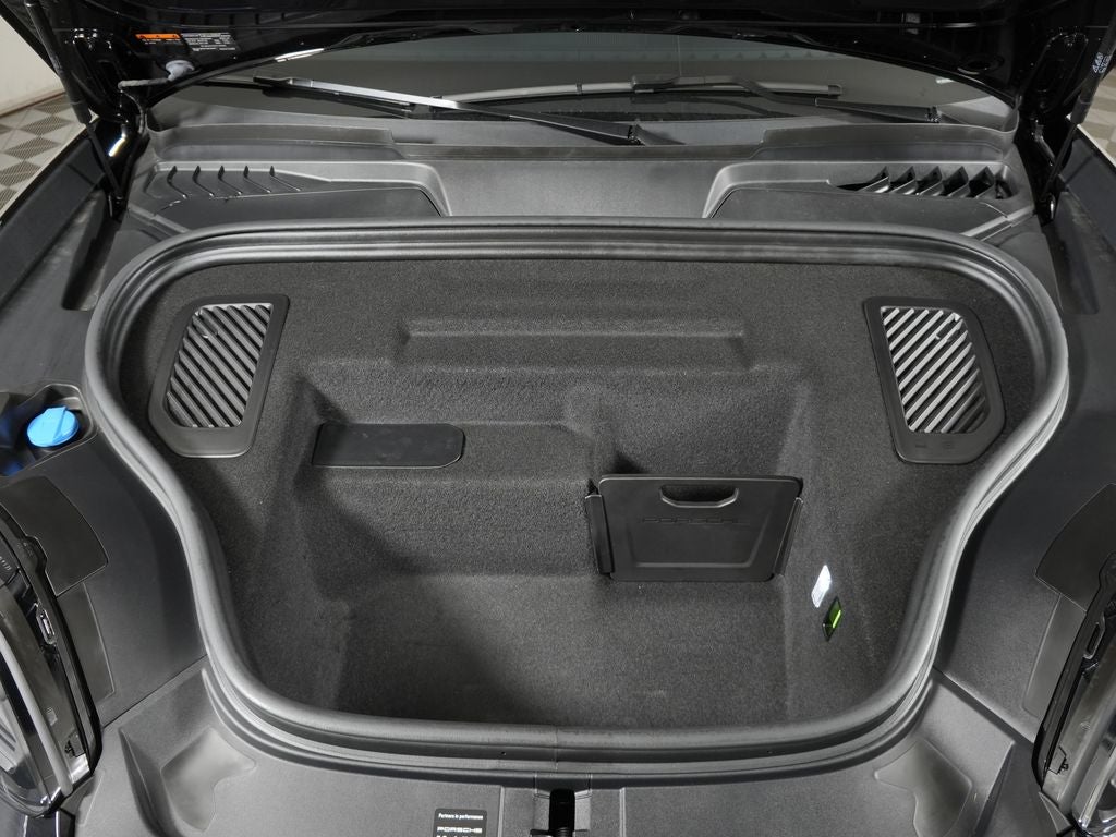 2025 Porsche Macan Electric 4S
