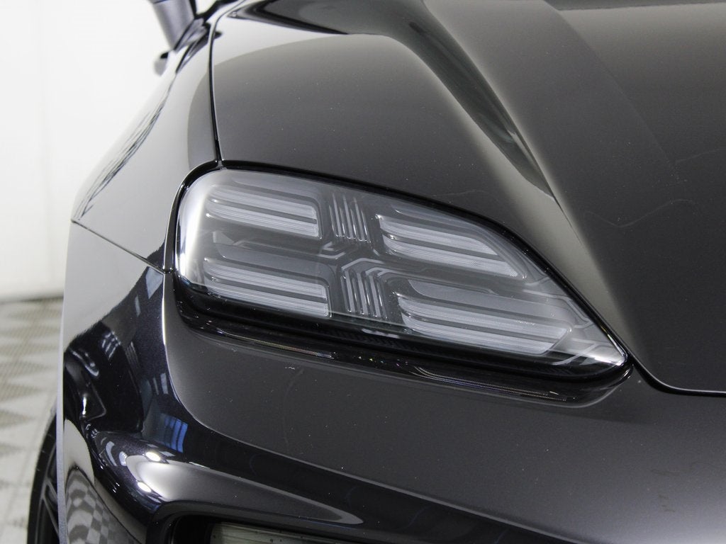 2025 Porsche Macan Electric 4S