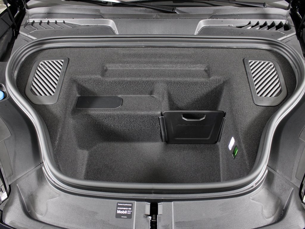 2025 Porsche Macan Electric 4S