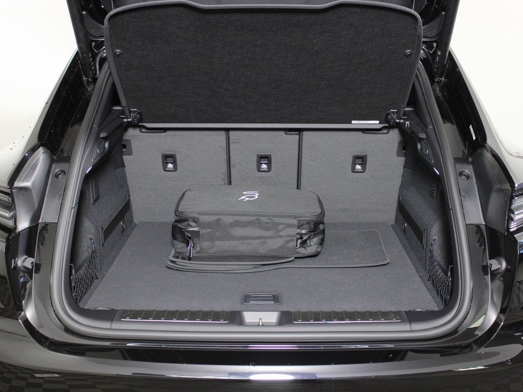 2025 Porsche Macan Electric 4S