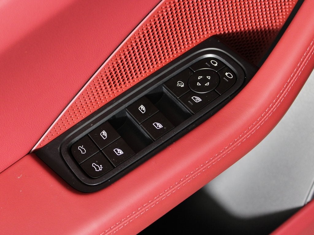 2025 Porsche Macan Electric 4S