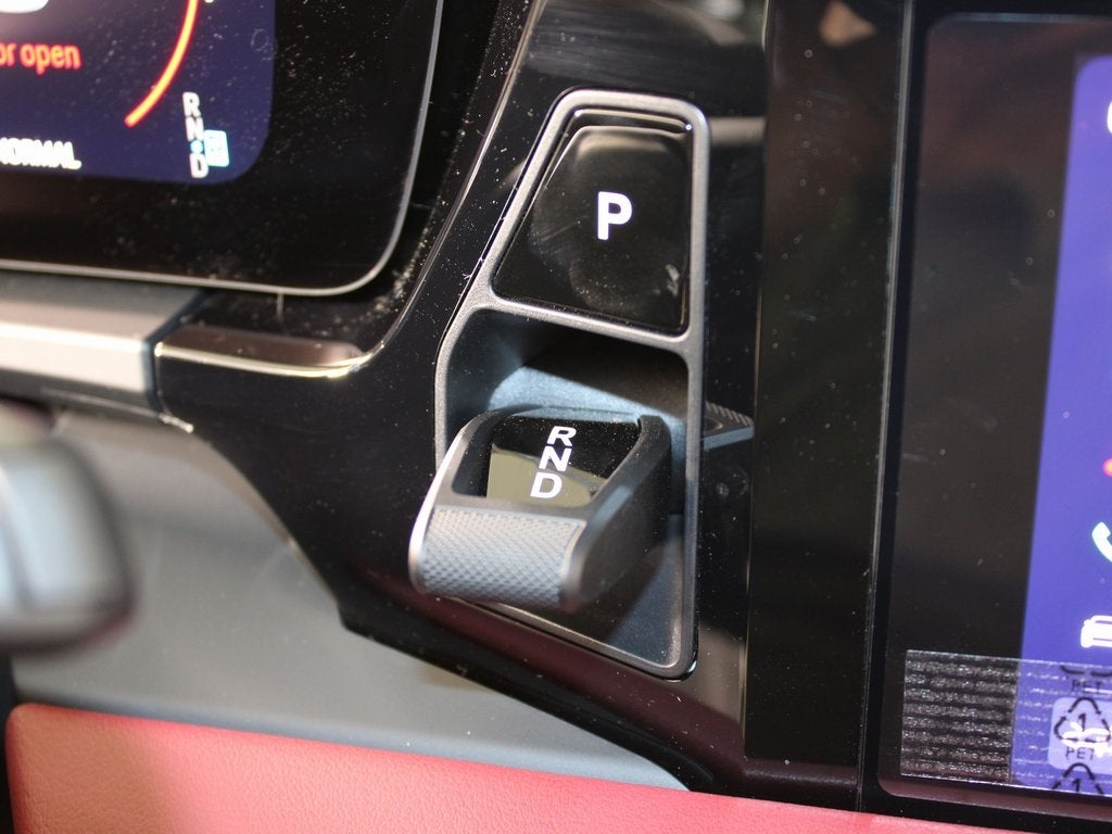 2025 Porsche Macan Electric 4S