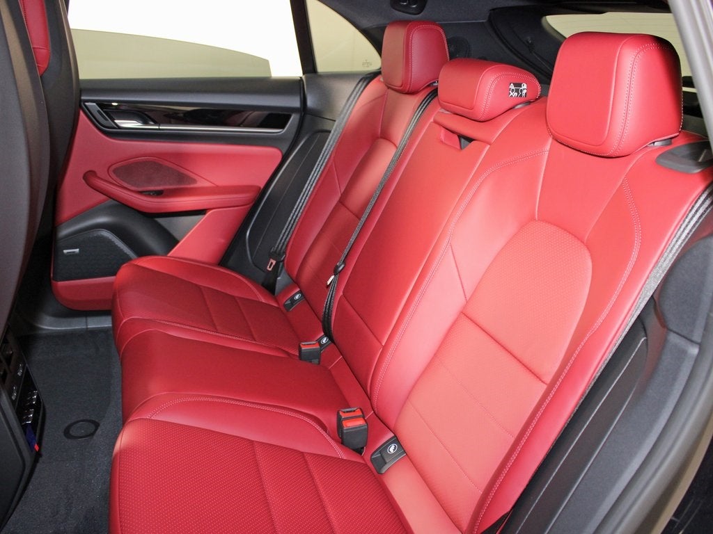 2025 Porsche Macan Electric 4S