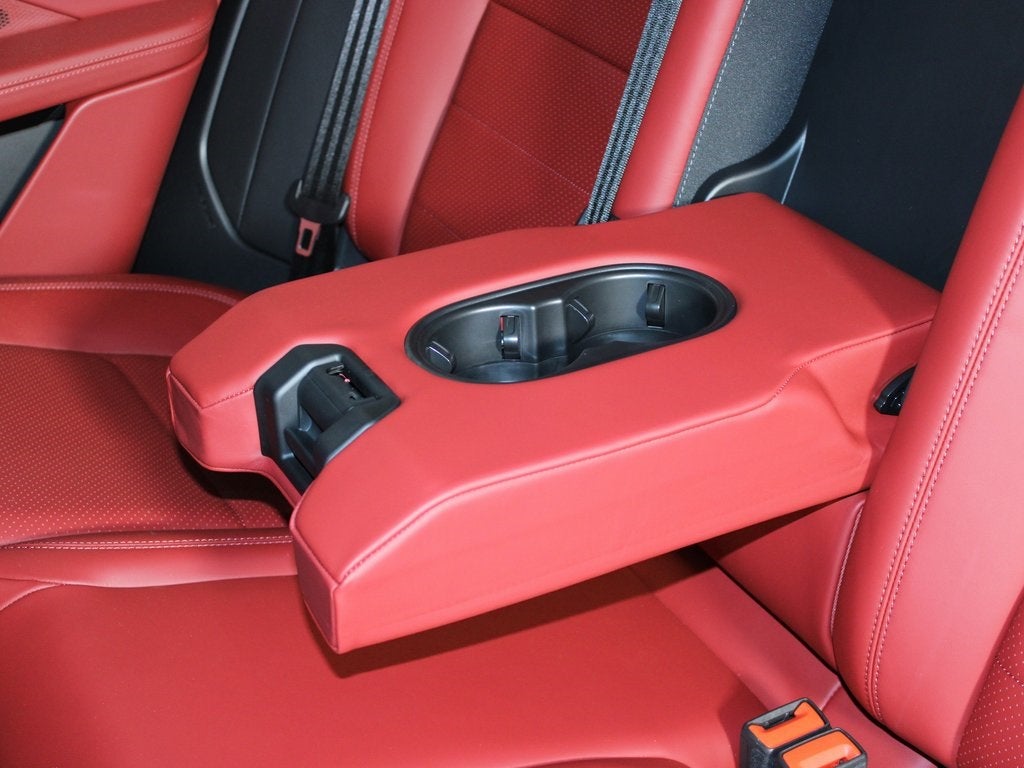 2025 Porsche Macan Electric 4S