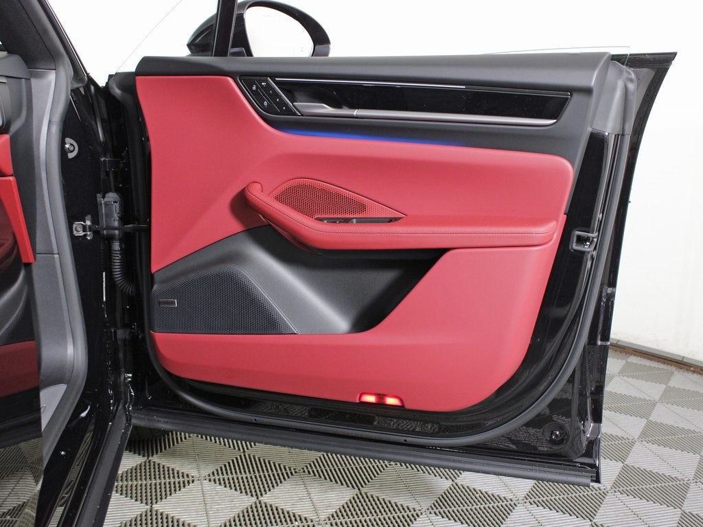 2025 Porsche Macan Electric 4S