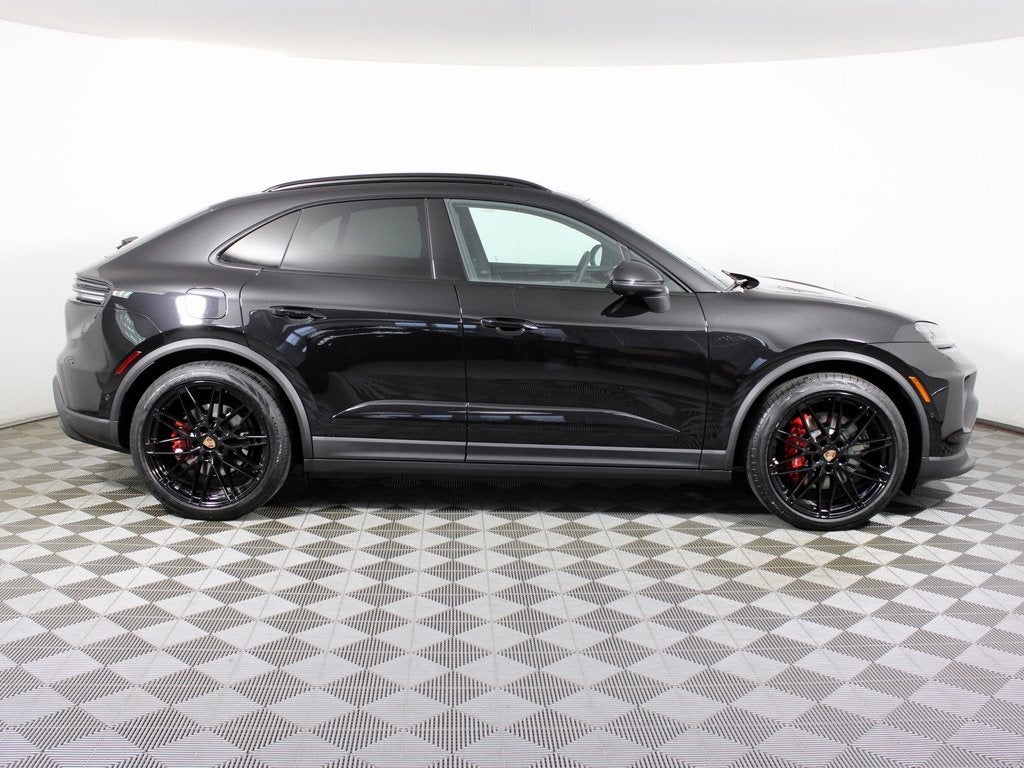 2025 Porsche Macan Electric 4S