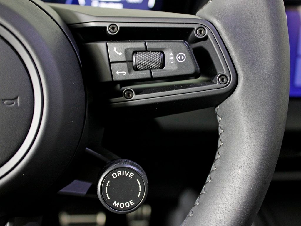 2025 Porsche Macan Electric 4S