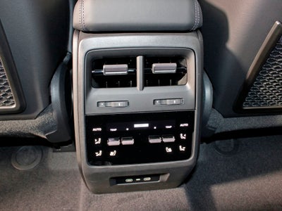 2025 Porsche Macan Electric 4S