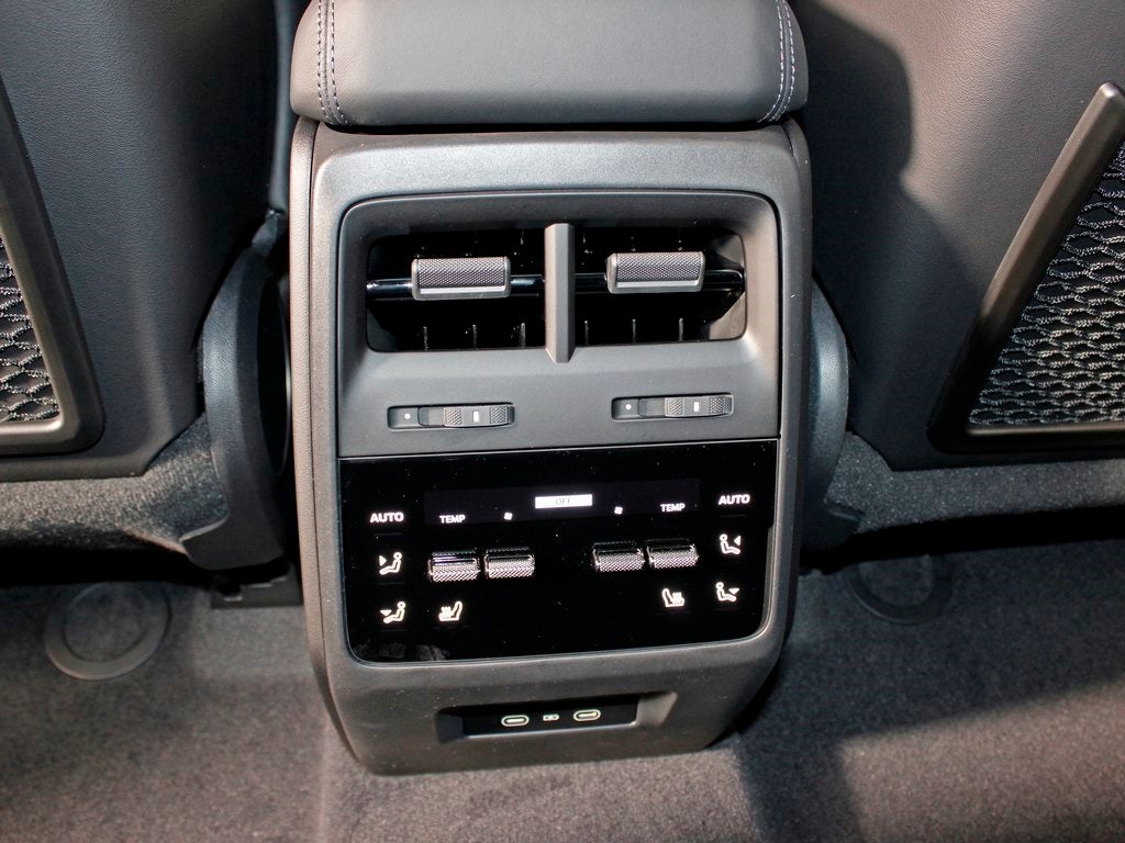 2025 Porsche Macan Electric 4S