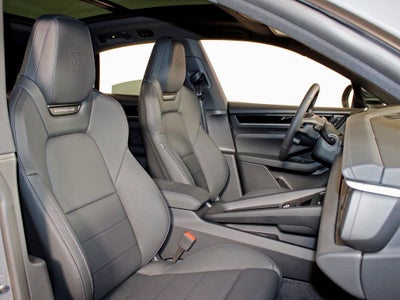 2025 Porsche Macan Electric 4S