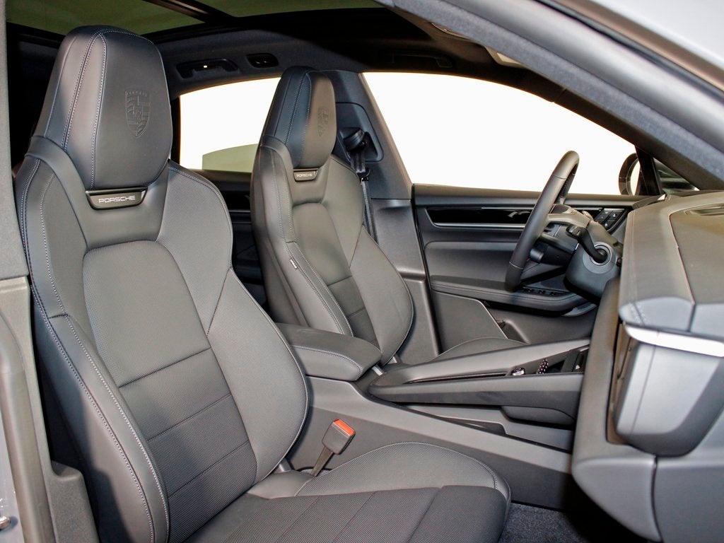 2025 Porsche Macan Electric 4S