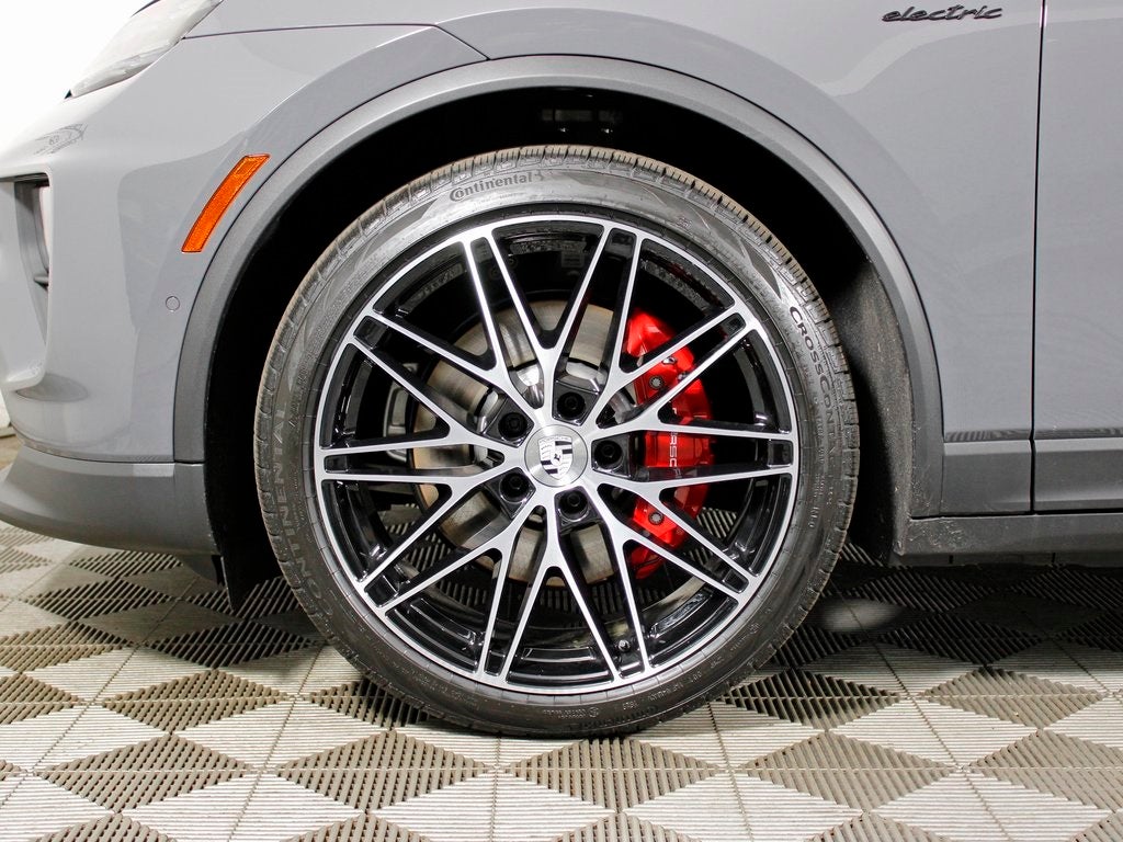 2025 Porsche Macan Electric 4S