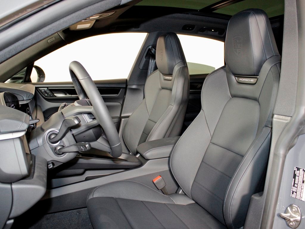 2025 Porsche Macan Electric 4S