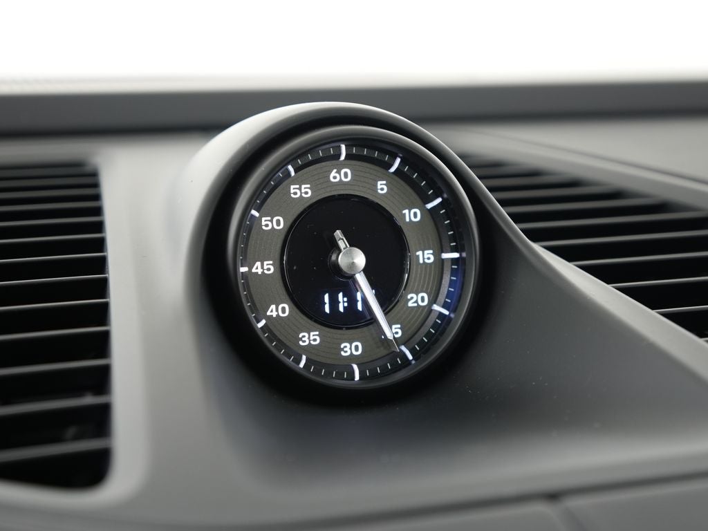 2026 Porsche Macan Electric Turbo